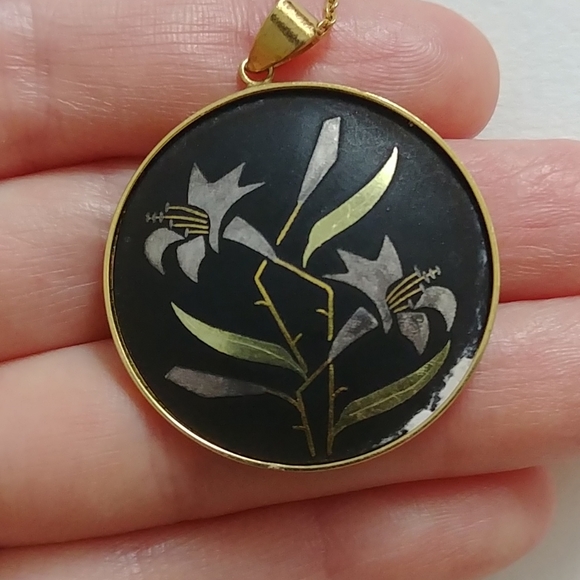 4/$15 - vintage damascene-like lily necklace